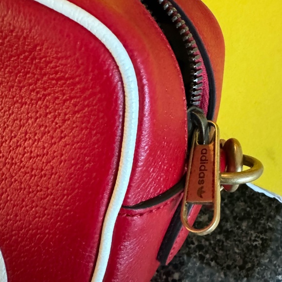 NEW Gucci X Adidas Red Shoulder Bag - Picture 4 of 9